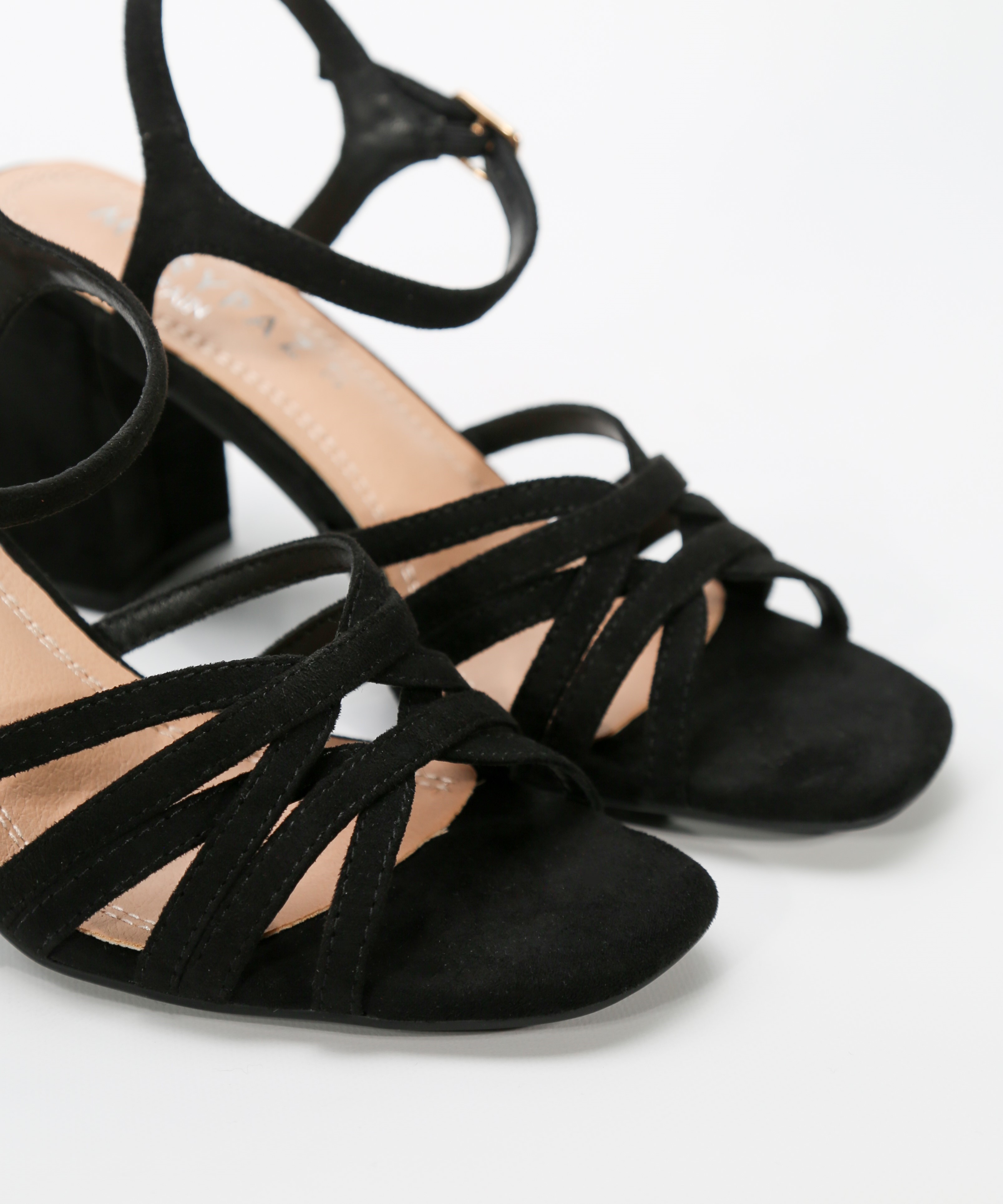 Sandalias tacón tiras enrejadas image number null